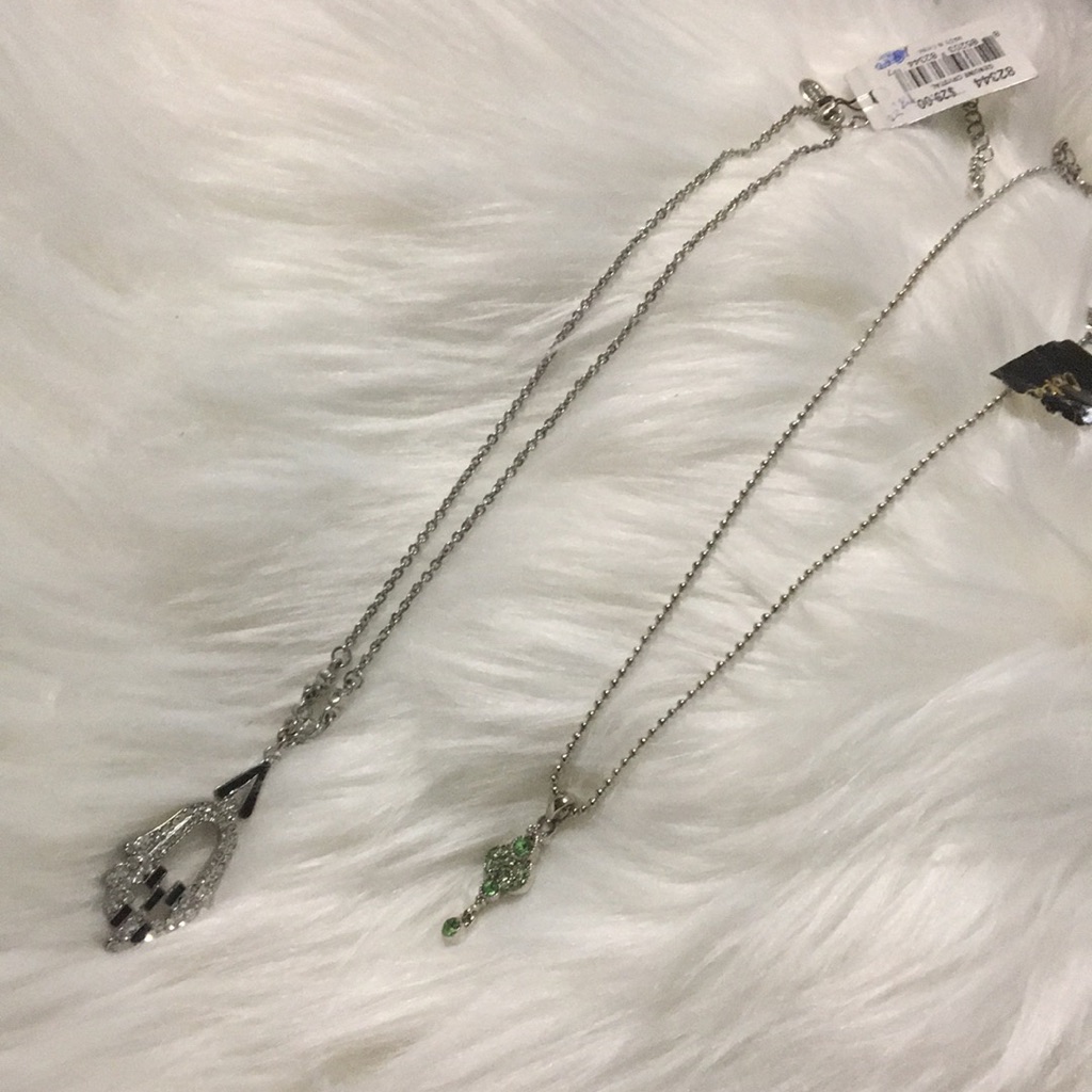 2 Brand New Necklaces 18$